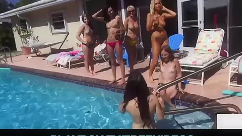 Delicious babes fuck by the pool