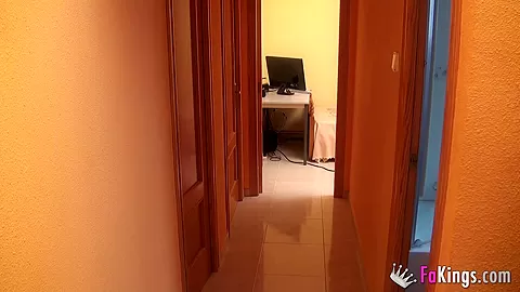 Esmeralda wants to fuck the electrician