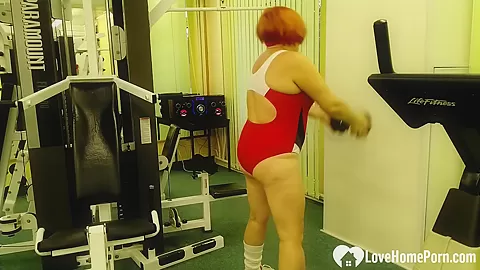 Mature at the gym fucks the instructor