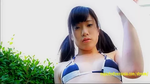 Kotora Mafune Appears In Her Debut Movie Teasing Hiding Her Pussy And Tits In The Garden Stripped Nude