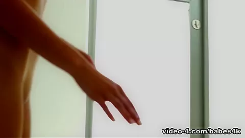 Masturbating In The Tub - HotBabes4K