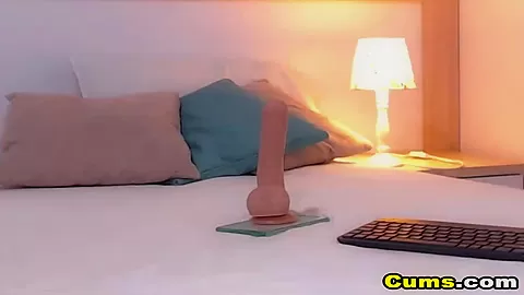 Stunning Babe Fucks Both Hole at Closeup Live Cam