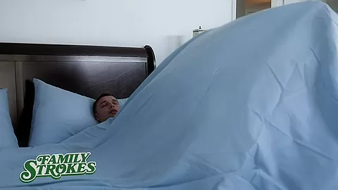 Sneaky Stepsister Takes Step brother's Veiny Dick Under Step daddy's Nose