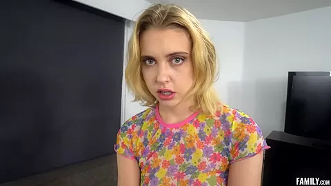 Chloe Cherry in I'm the one fucking my stepsis