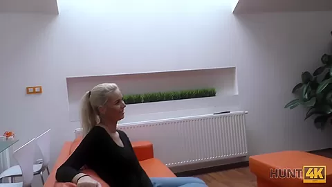 HUNT4K. Lucky hunter meets beauty in the streets and fucks her