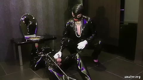 Lady Letizia & Slave in Lady Letizia: Toilette - KINK