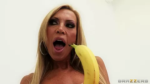 Milfs Like it Big: Centerfold Me Over