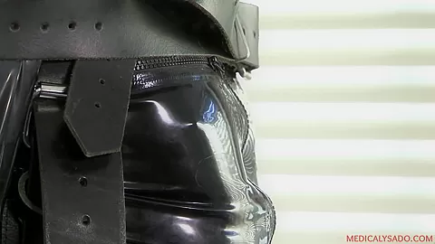 Lady Patricia & Pou Fosc in Metal Penis - KINK