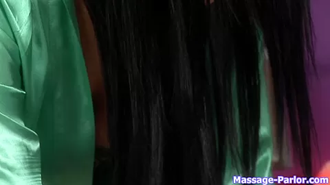 Massage-Parlor: The Party Girl