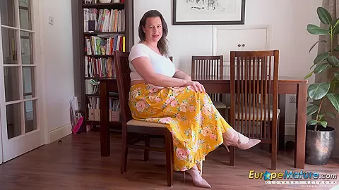 EuropeMaturE Jayne Striptease and Fingering