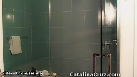 Cam Show - February 22 - Shower - SiennaWest