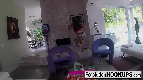 A pizza delivery turns into step-siblings fucking - ForbiddenHookups