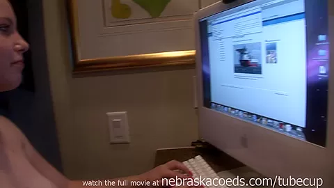 Naked Pumpkin Carving Brunette With Perfect Clam