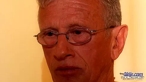 teen 18+ Gives Fast Handjob to Grandpa and lets him fuck