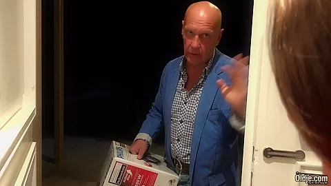 Tight Gets Cum Face Pussy Sex From Grandpa