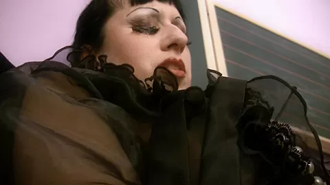 Trinity-Productions: Black Ruffle Teach 2