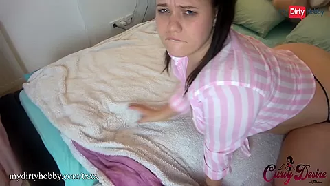 MyDirtyHobby - Curvy babe plays with 2 dildos at the same time
