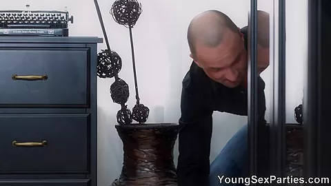 Young Sex Parties - Double-team party with Hazel
