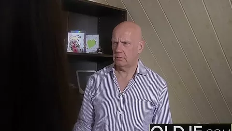 Asian Young Babe Fucked bald old man she sucks cum sex