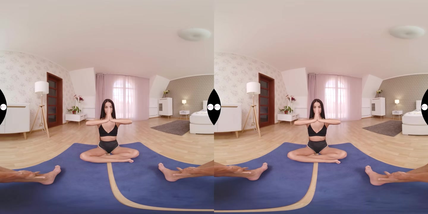 Super Hot Petite Teen Kama Oxi Gets Her Pussy Stretched