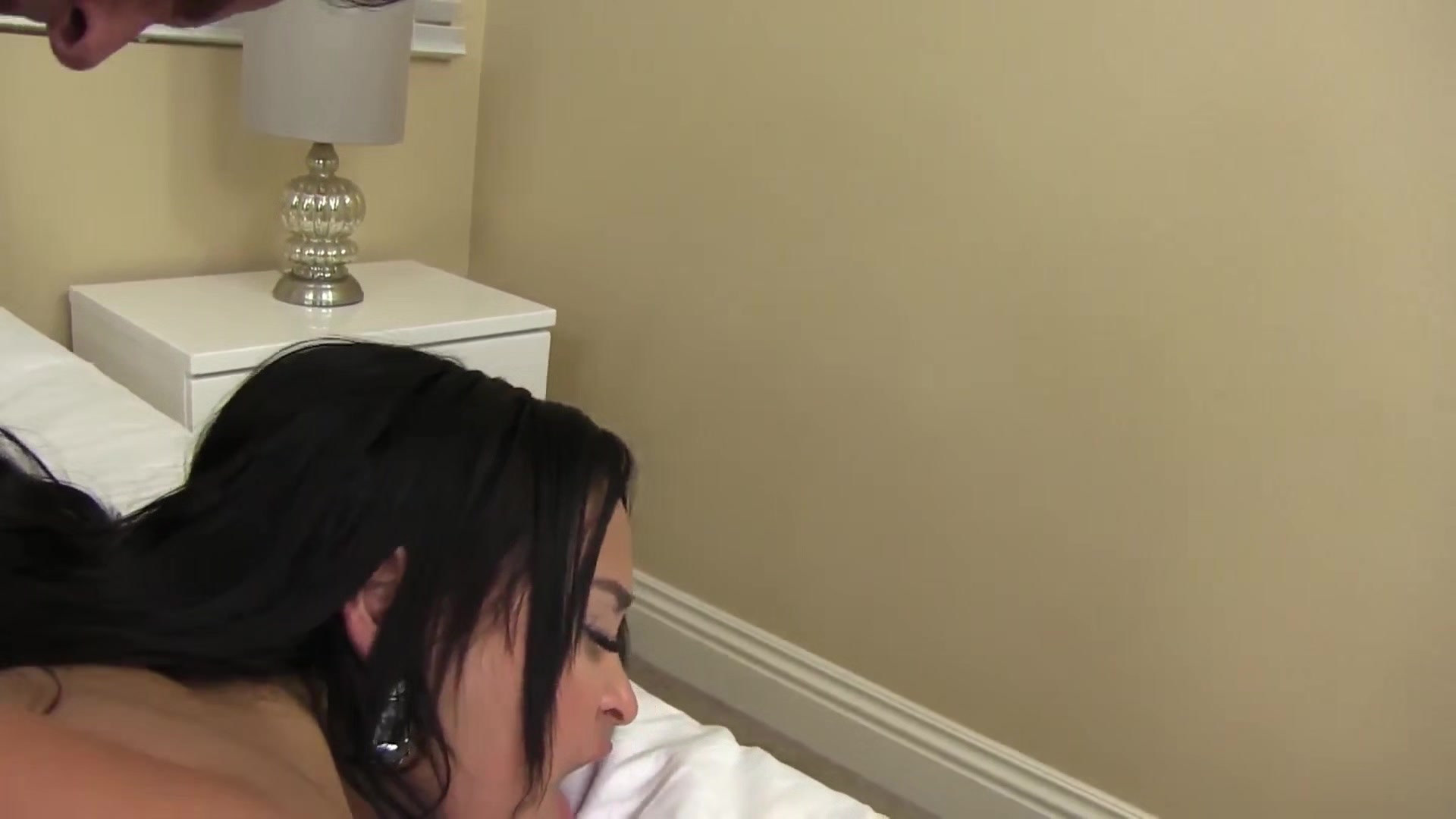 Kimberly Kendall Shows Off That Bubble Butt While Up On His Big Dick