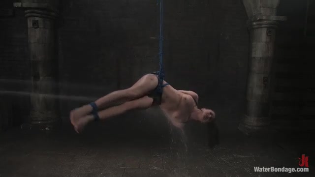 Maya Mathews In The First Ever Fishline Only Suspension - Kink