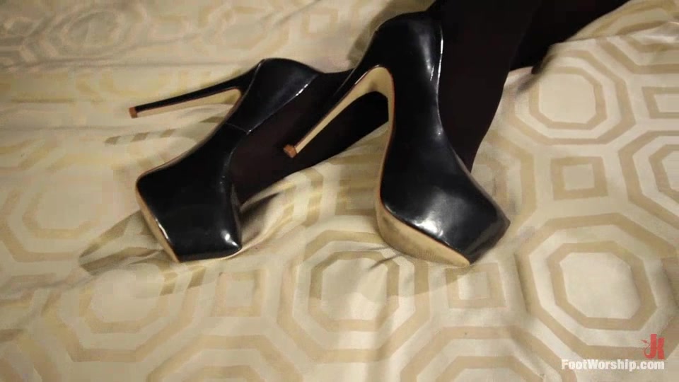 Darling's Wet Foot Dream - Kink