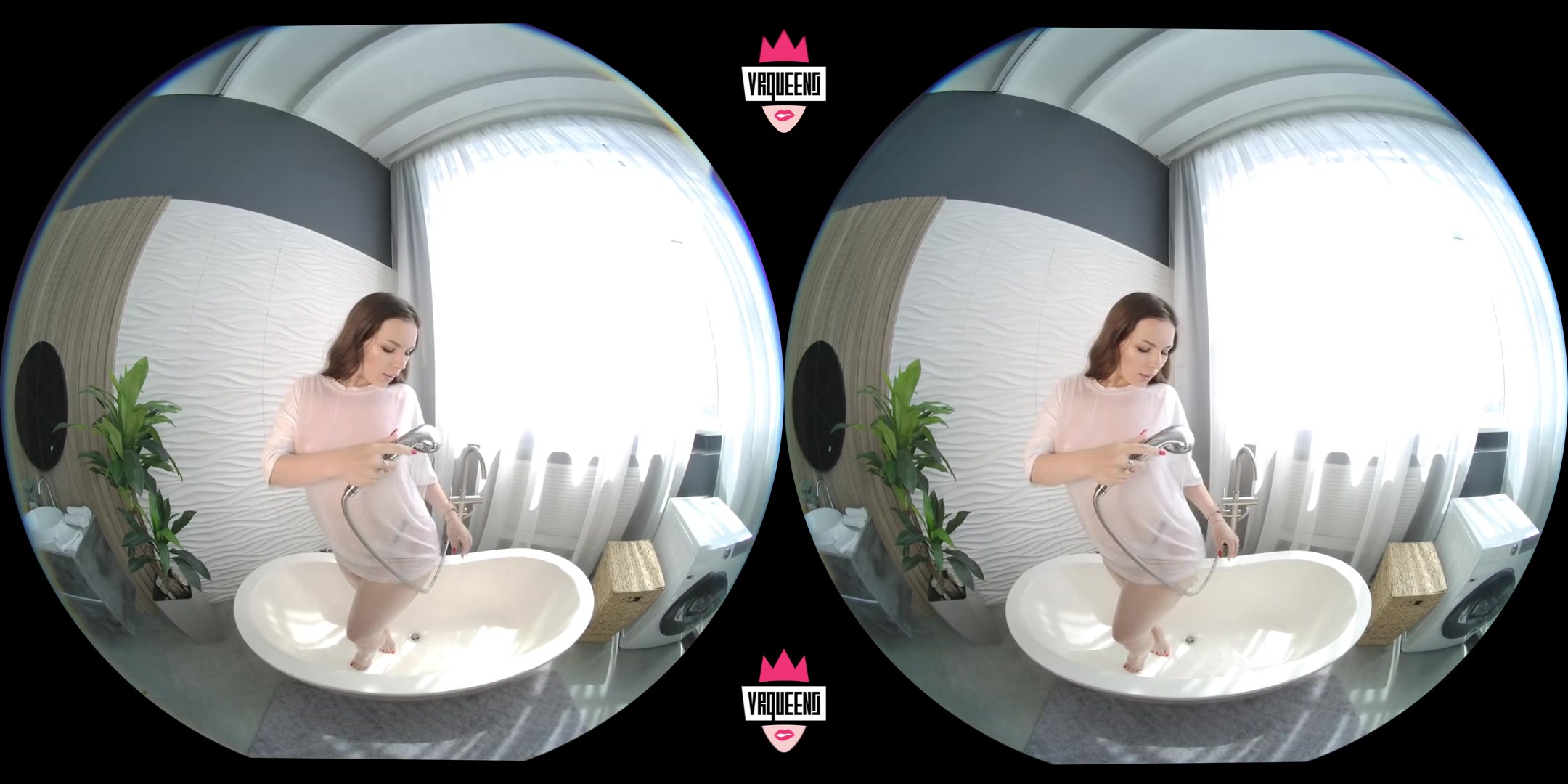 Watch her Bath
