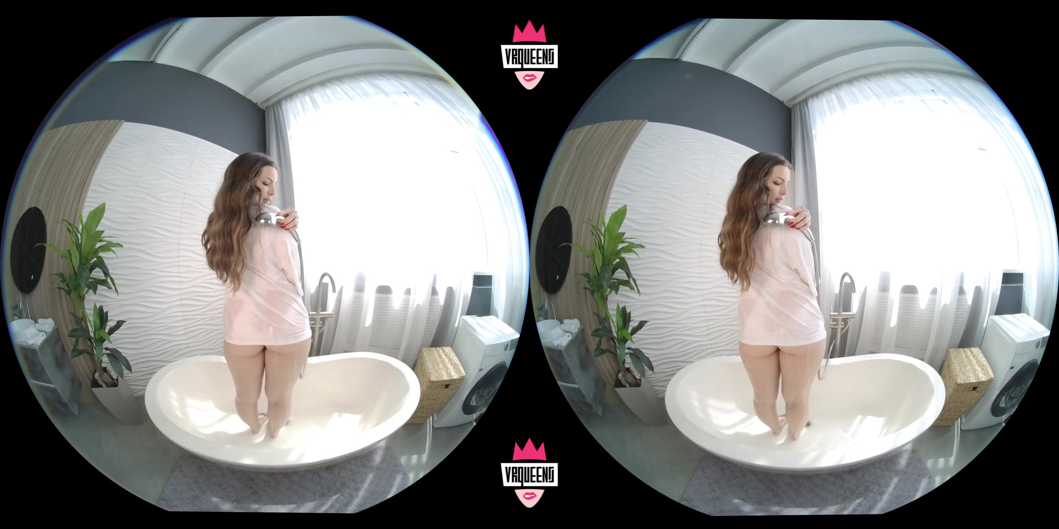 Watch her Bath