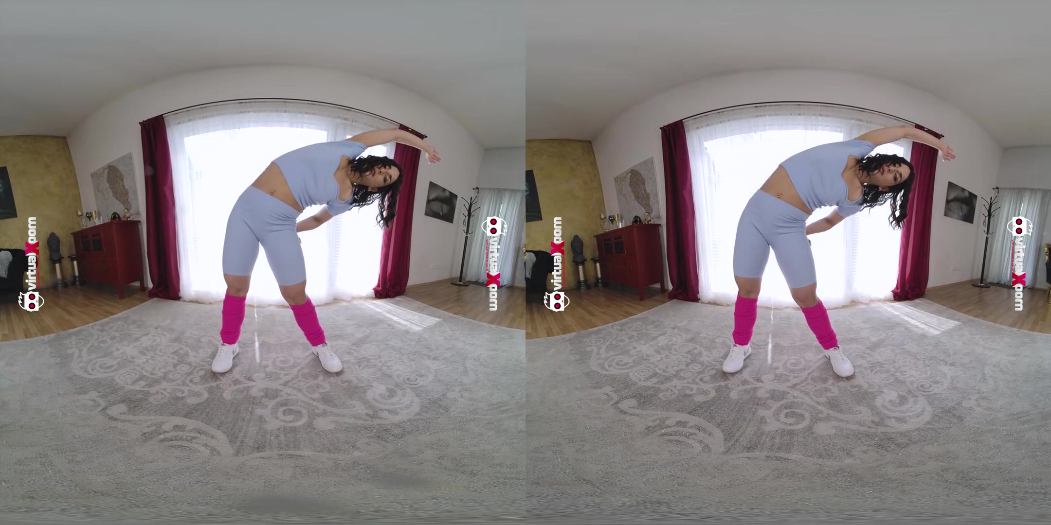 Milf Lola Danger stretching her flexi body