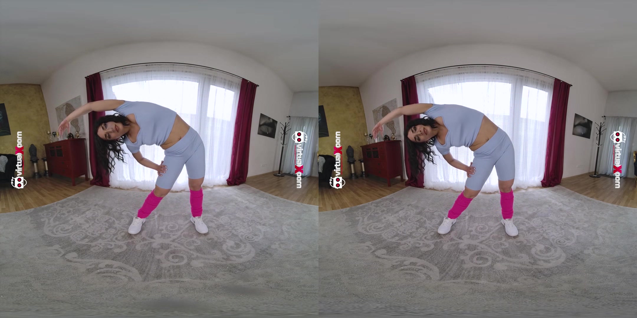 Milf Lola Danger stretching her flexi body
