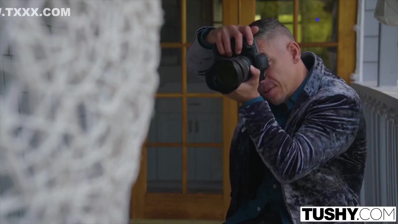 Model Kylie Has Intense Anal With Her Photographer