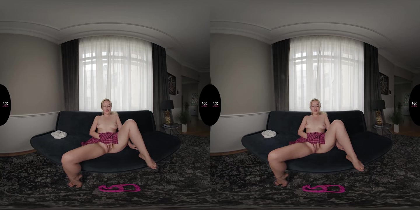 'Ann Joy' Her Intimate Masturbation - VRsolos