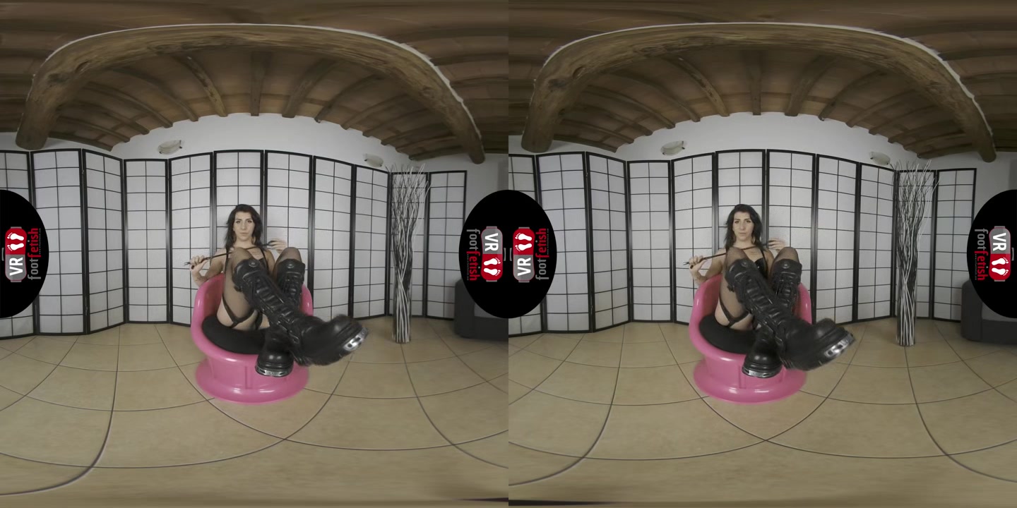 Mistress Molli Gets Wild As She Takes Her Boots And Lingerie Off In Virtual Reality - VRFootFetish