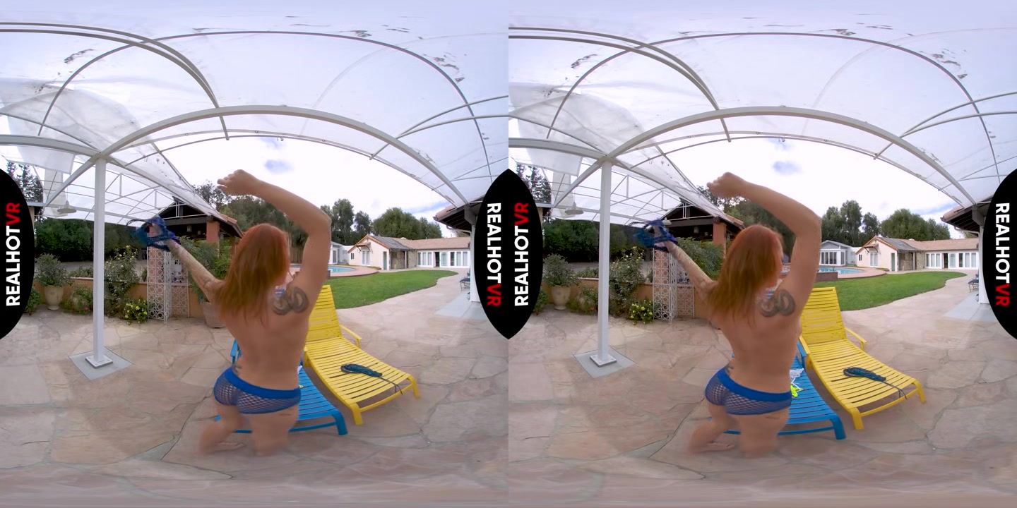 Fit Russian Stepmom With Big Tits Needs Help Picking Out A Sexy Bikini - RealHotVR