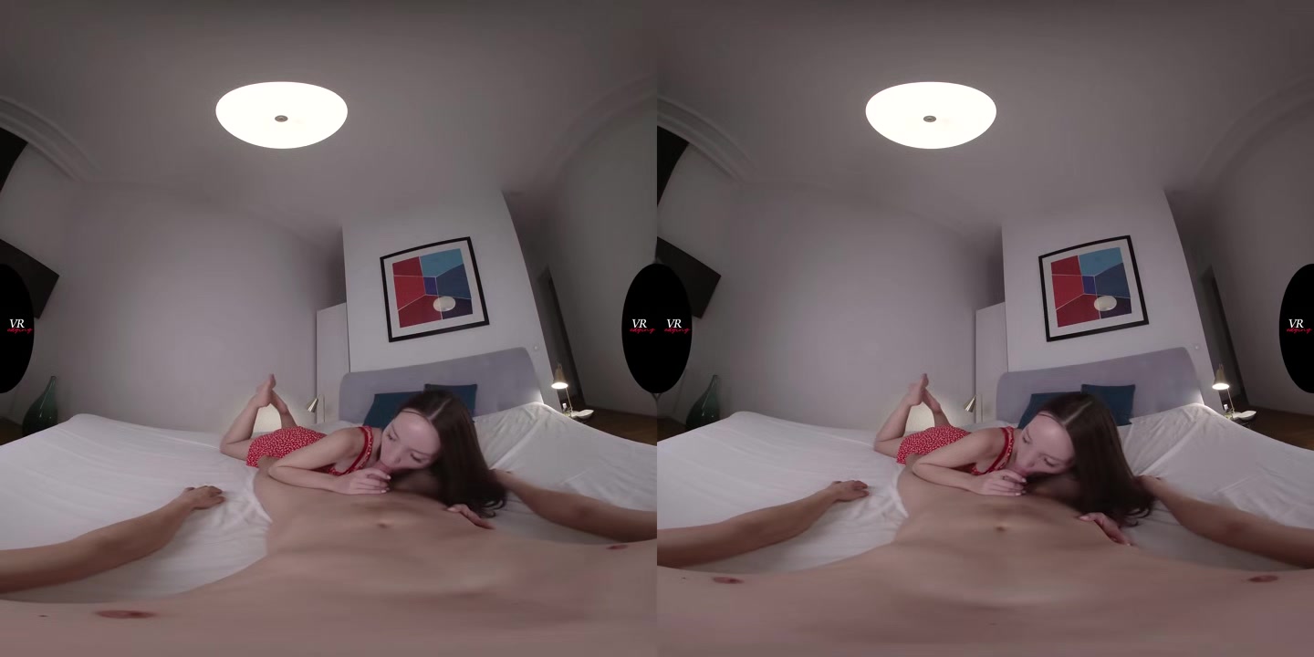 Kate Almost Ruines Your Massive Cumshot - VRedging