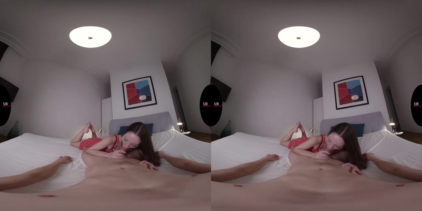 Kate Almost Ruines Your Massive Cumshot - VRedging