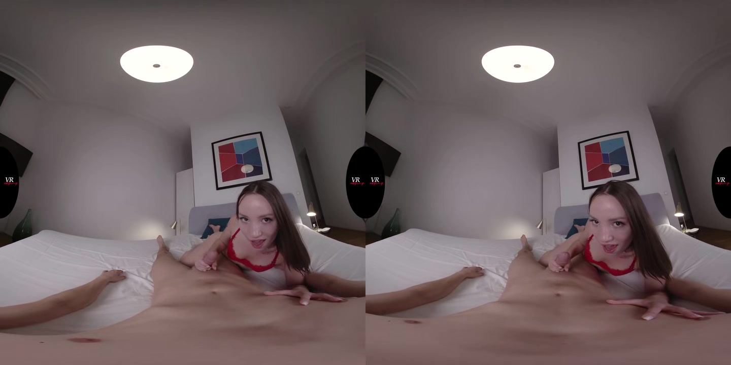 Kate Almost Ruines Your Massive Cumshot - VRedging