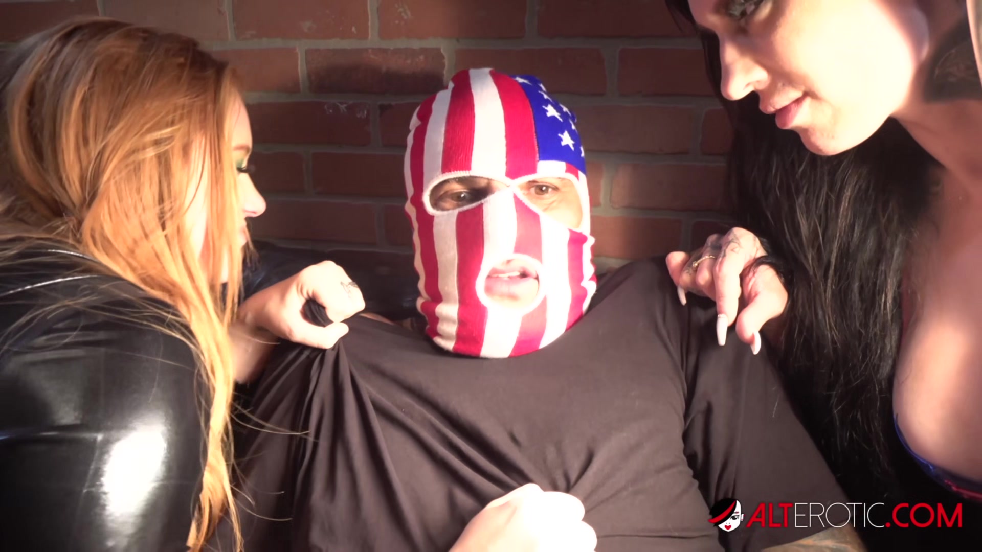 Spider Sluts Super Heroes Fuck the Truth and Money Out of the Burglar! - AltErotic