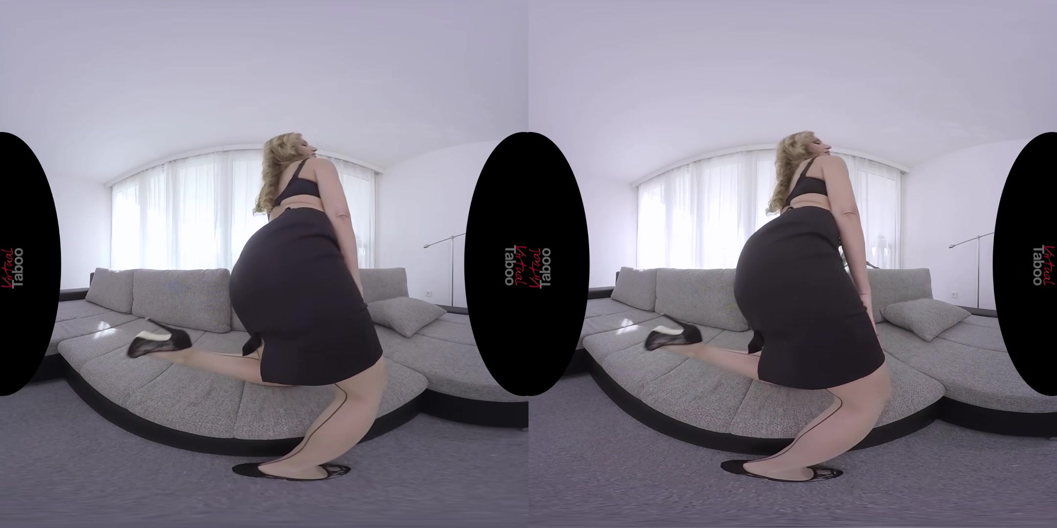 Carol Goldnerova VR Porn: Mommy's Playtime - VirtualTaboo