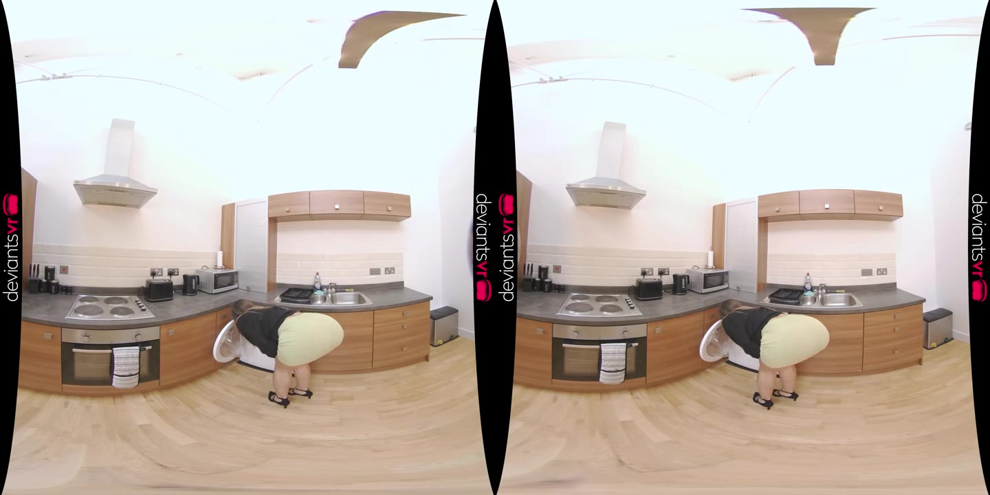 Check Me Out - DeviantsVR