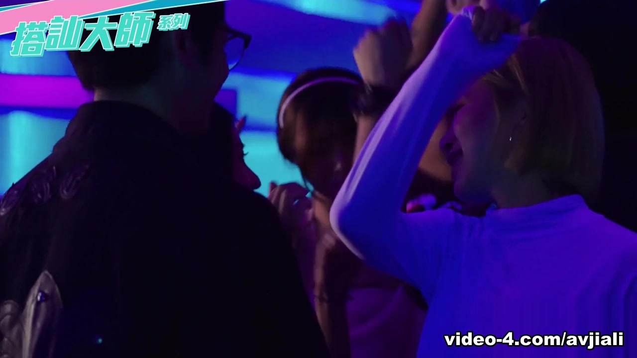 Nerdy Guy Wins Pick-up Game Show And Fucks Cute Brunette Ranako - AVJiali