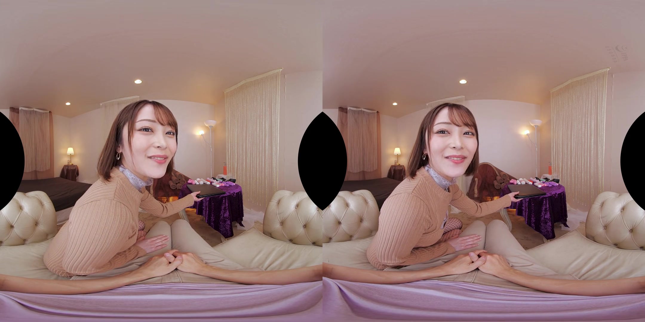 Ami Kitai - Masochistic Man Locked In Place For Four Sided Sex Sensation