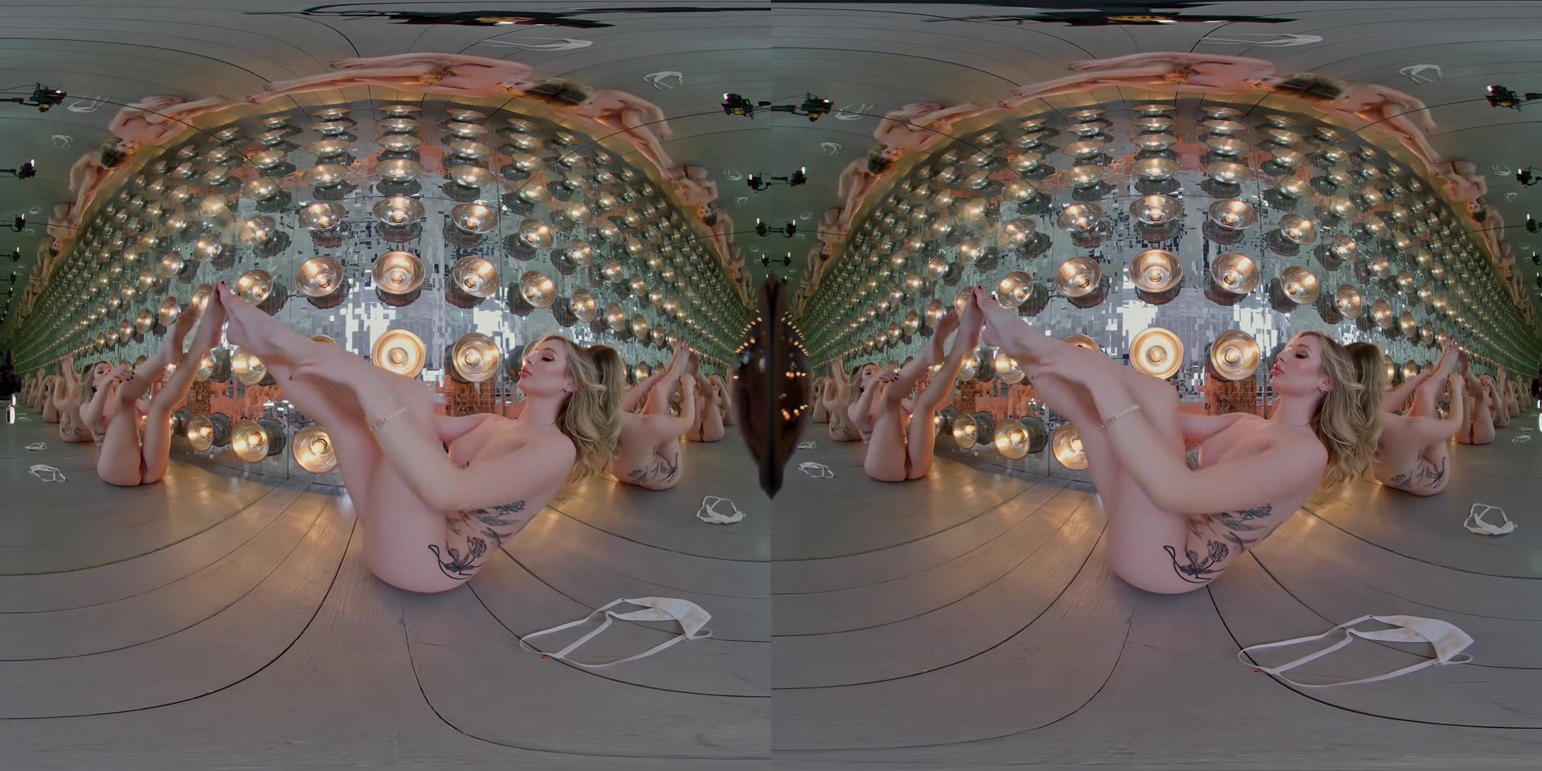 Vitruvian Girl In The Mirror Cube