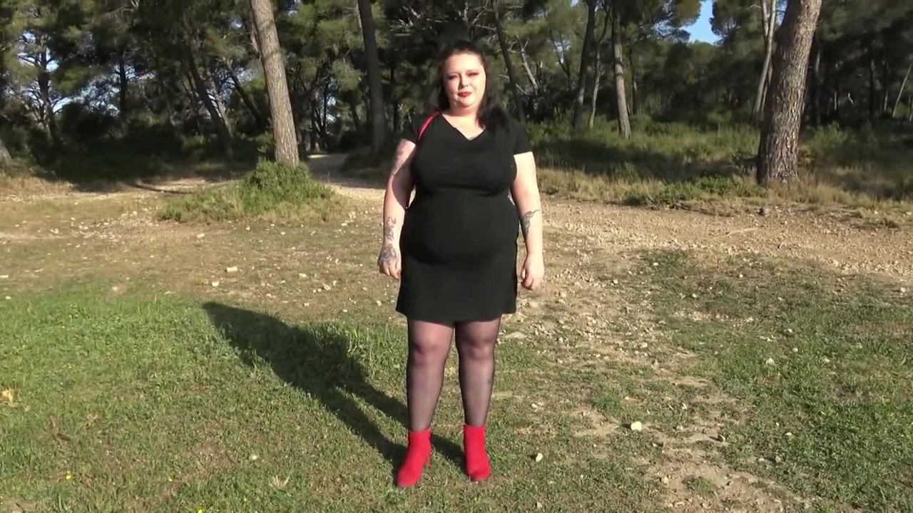 Lemon, 18 years old, student in Brest! - Jacquie et Michel TV