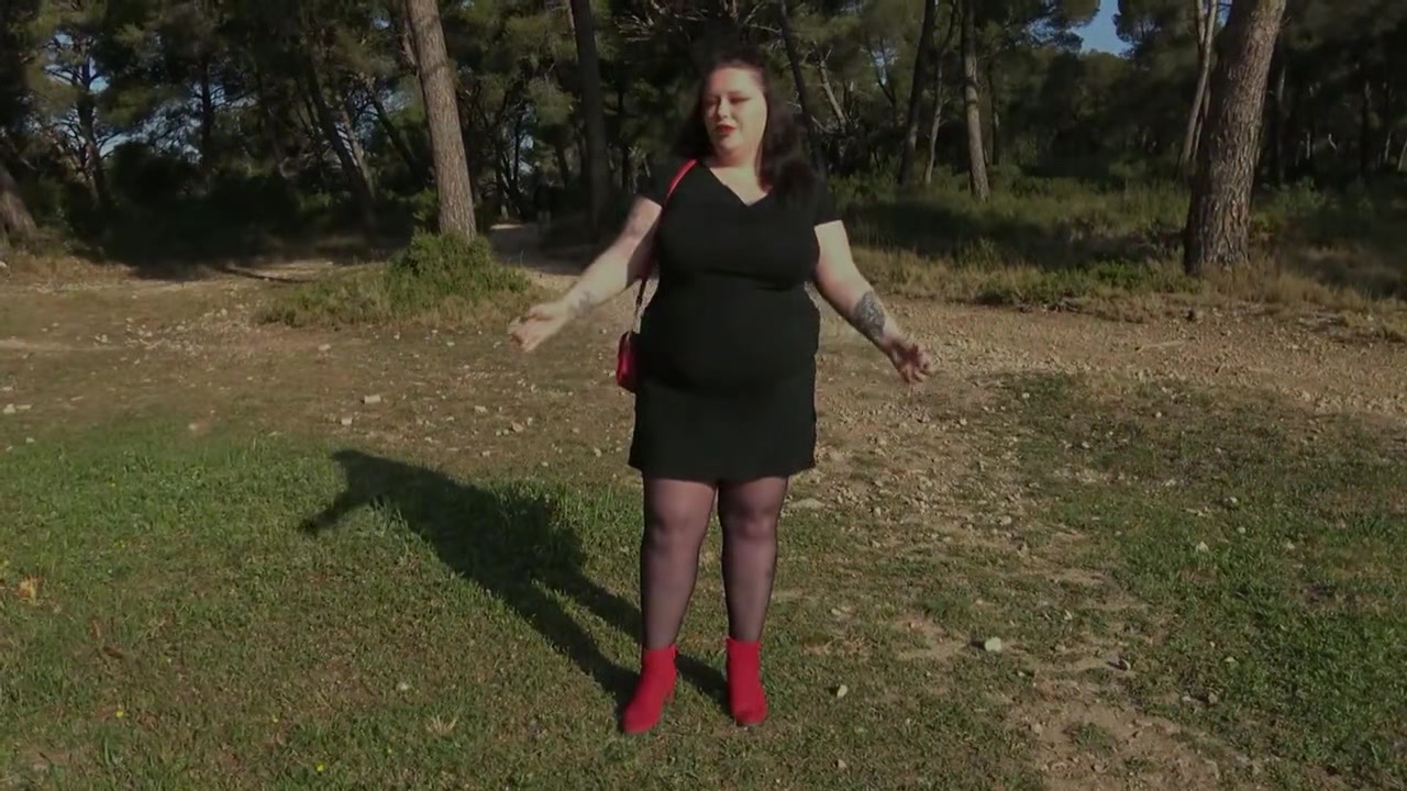 Lemon, 18 years old, student in Brest! - Jacquie et Michel TV
