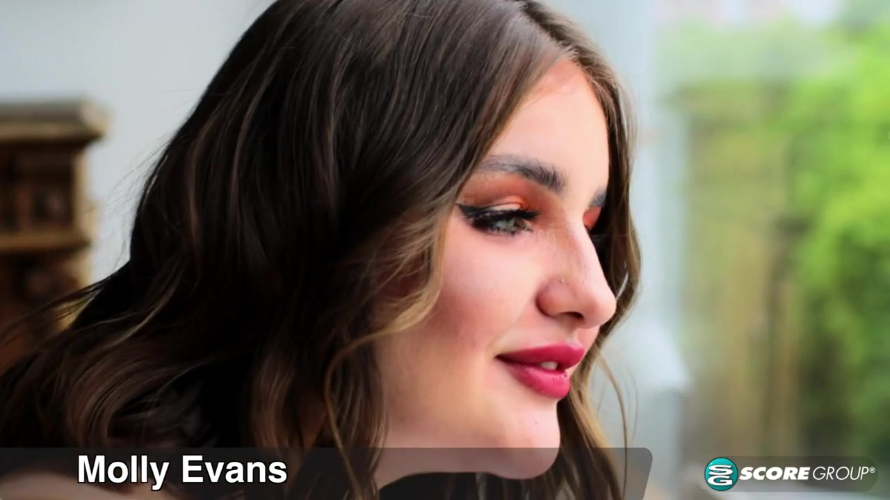 Molly Evans: Goddess in the Flesh - Molly Evans - XLGirls