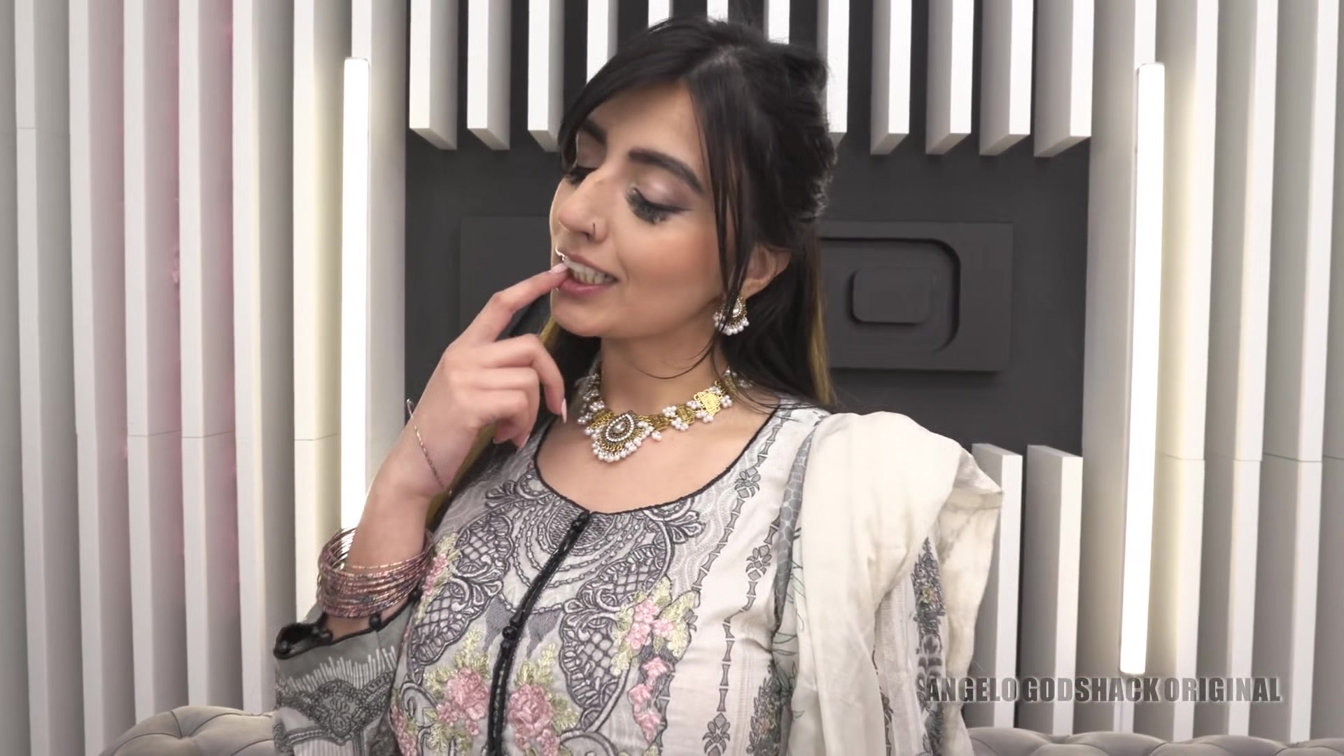 Pakistani Aaliyah Yasin Goes 1on1 100% Hardcore