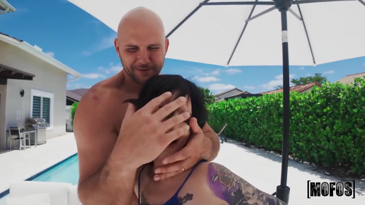 Lysagna Delray In Deepthroats Jmacs Thick Cock Poolside