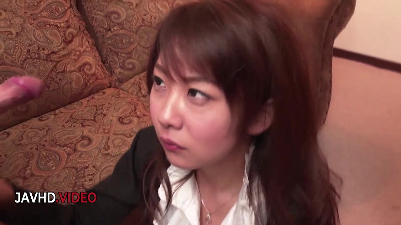Miu Suzuha's Intimate Home Pleasure Session